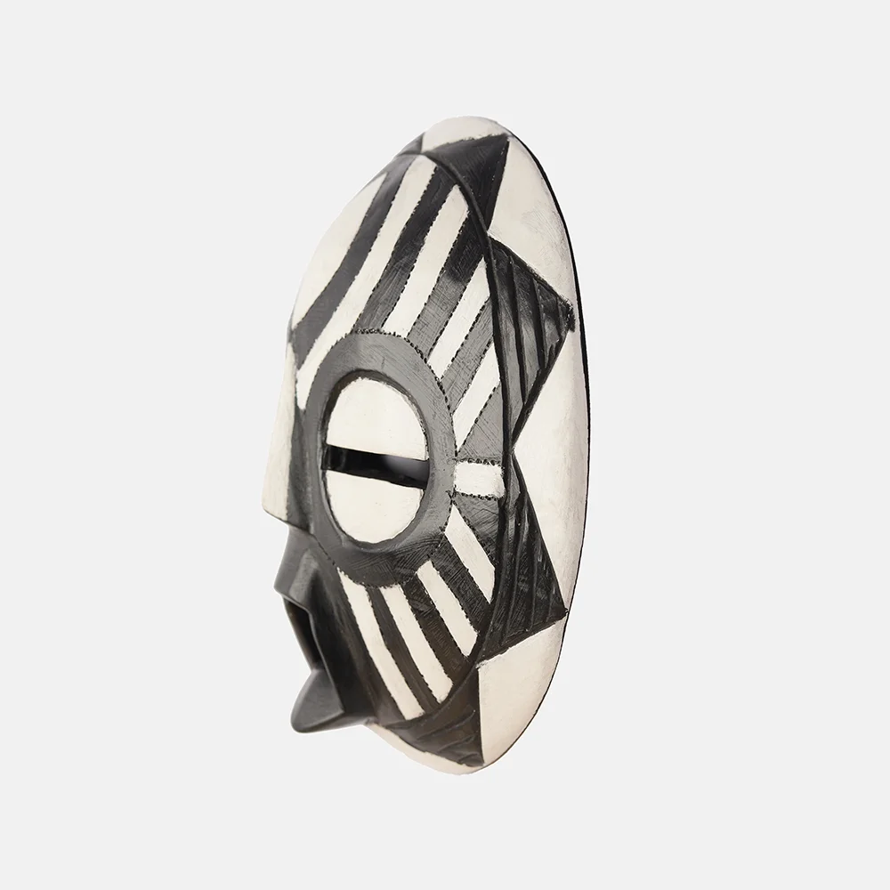 BLACK AND WHITE ROUND MASK(2)