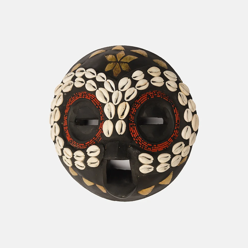 BRASS AND COWRIES ROUND MASK(2)